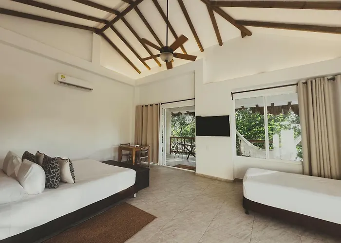 Resort: Sabai Beach Hotel